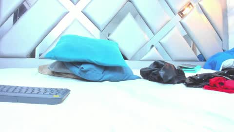 rebeccamitchell_ online show from 04/19/26, 06:10