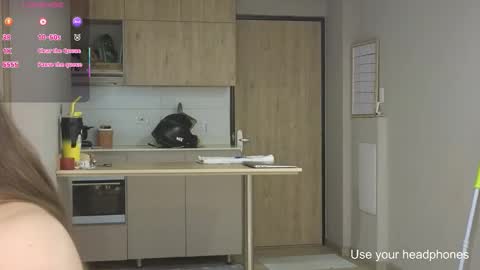 rebeccawhite_meow online show from 12/01/25, 01:32