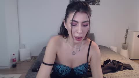 Snapshot of rebekaburns chatting on 01/25/25, 01:30 Rebeka online show from 01/25/25, 01:30