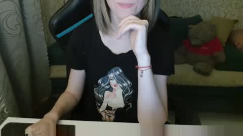 RebesaOlset online show from 10/04/25, 03:32