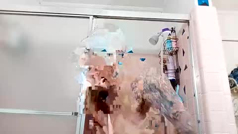 Snapshot of recka810 chatting on 12/30/24, 02:31 recka810 online show from 12/30/24, 02:31