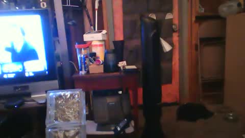 Snapshot of recka810 chatting on 02/17/25, 10:29 recka810 online show from 02/17/25, 10:29