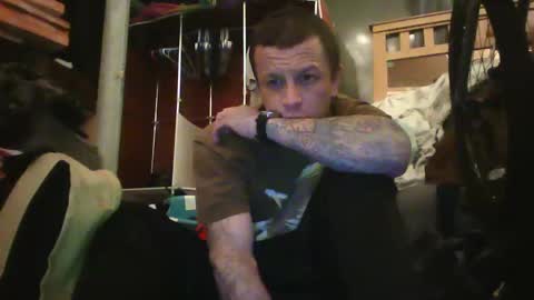 Snapshot of recka810 chatting on 03/01/25, 03:21 recka810 online show from 03/01/25, 03:21