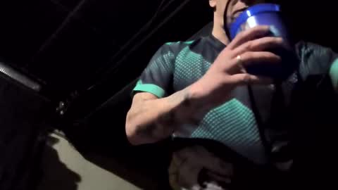 Snapshot of recka810 chatting on 03/06/25, 03:57 recka810 online show from 03/06/25, 03:57