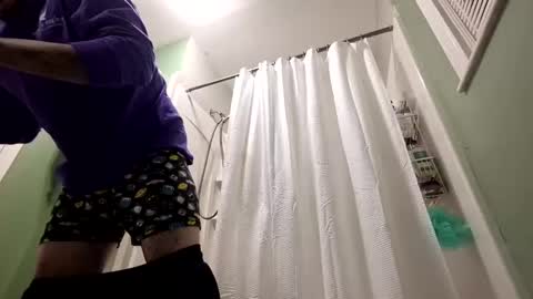 Snapshot of recka810 chatting on 11/09/25, 08:01 recka810 online show from 11/09/25, 08:01