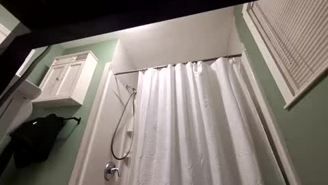 Snapshot of recka810 chatting on 11/11/25, 08:58 recka810 online show from 11/11/25, 08:58