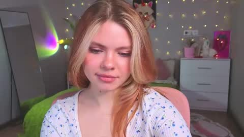 Snapshot of red__candy chatting on 05/05/26, 02:36 red__candy online show from 05/05/26, 02:36