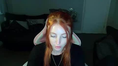 Snapshot of red_firesquirt chatting on 01/06/25, 02:25 Red - online show from 01/06/25, 02:25