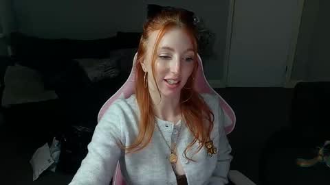 Snapshot of red_firesquirt chatting on 01/20/25, 04:01 Red - online show from 01/20/25, 04:01