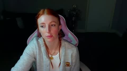 Snapshot of red_firesquirt chatting on 01/29/25, 09:39 Red - online show from 01/29/25, 09:39