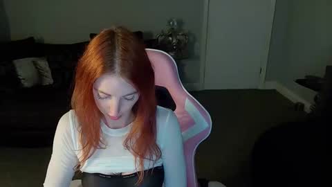 Snapshot of red_firesquirt chatting on 11/04/25, 03:22 Red - online show from 11/04/25, 03:22