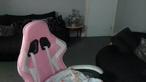 Red -  online show from 03/26/26, 05:29