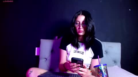 IG   OF red moonn online show from 12/18/25, 04:51