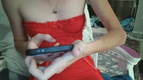 Red online show from 10/07/25, 05:43