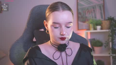 QUEEN OF EVIL online show from 12/19/24, 10:00