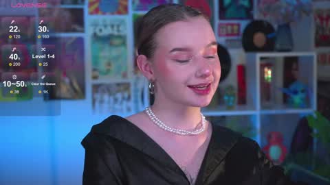 QUEEN OF EVIL online show from 12/22/24, 02:39