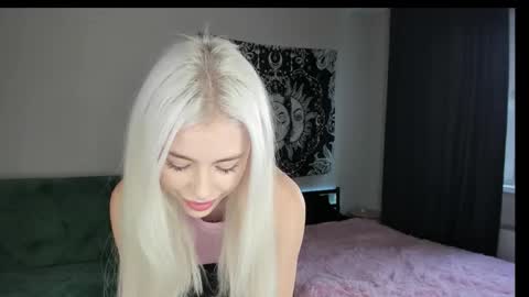 Erika online show from 11/03/25, 08:59