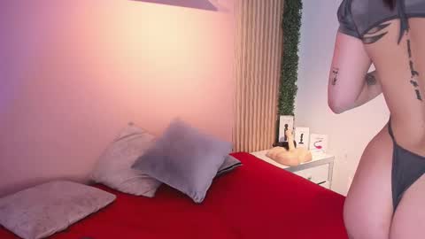 Snapshot of red_velvet____ chatting on 02/17/25, 05:21 Stefany online show from 02/17/25, 05:21