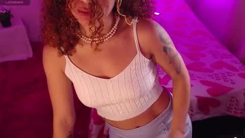 red_velvett0 online show from 10/25/25, 07:27