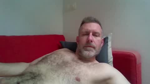 Snapshot of redandbluecloud chatting on 12/04/24, 07:50 Red online show from 12/04/24, 07:50