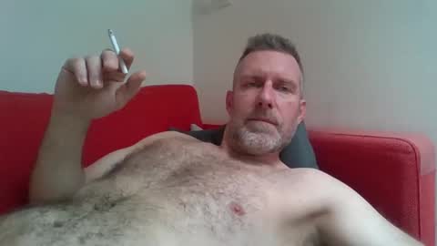 Snapshot of redandbluecloud chatting on 01/07/25, 09:29 Red online show from 01/07/25, 09:29