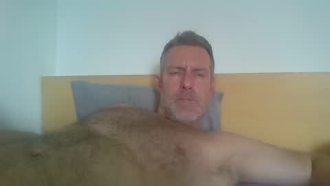 Snapshot of redandbluecloud chatting on 09/15/25, 01:55 Red online show from 09/15/25, 01:55