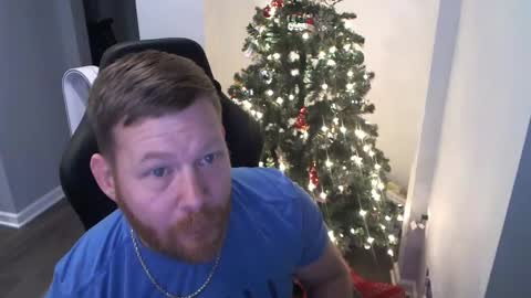 Snapshot of redbeardready4u chatting on 12/22/24, 05:23 Redbeardready4u online show from 12/22/24, 05:23