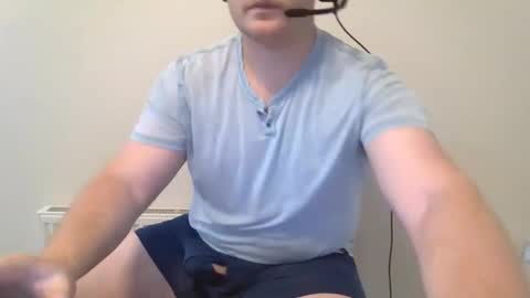 Snapshot of redbwc96 chatting on 10/19/25, 12:28 redbwc96 online show from 10/19/25, 12:28