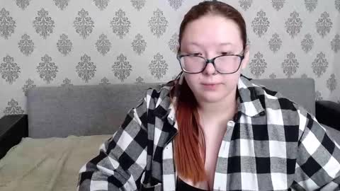 Chloe online show from 10/12/25, 08:24