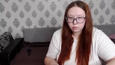 Chloe online show from 10/18/25, 08:15