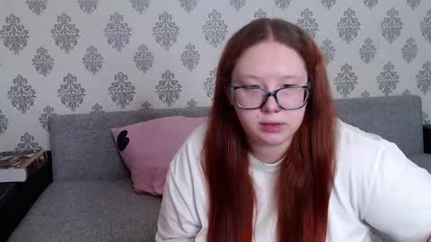 Chloe online show from 10/19/25, 09:43