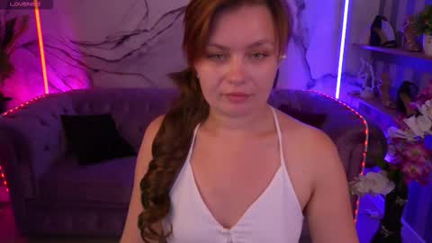 Snapshot of reddoll_ chatting on 09/11/25, 03:12 Lily online show from 09/11/25, 03:12