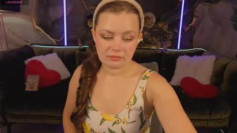 Snapshot of reddoll_ chatting on 09/12/25, 07:47 Lily online show from 09/12/25, 07:47