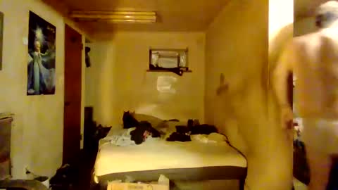 reddragon1195 online show from 12/04/24, 02:31