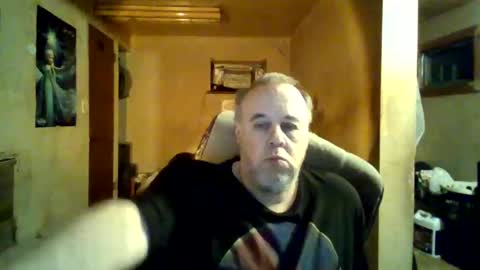 reddragon1195 online show from 12/25/24, 02:57