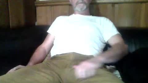 redfox60010 online show from 04/19/26, 09:39