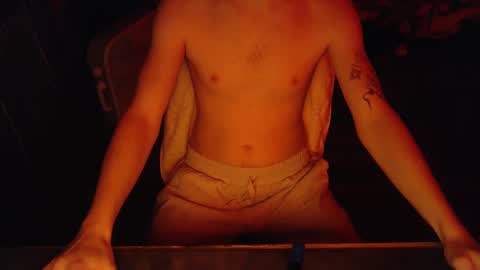 Snapshot of redhead6inch chatting on 09/11/25, 08:58 RedHead6Inch online show from 09/11/25, 08:58