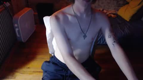 Snapshot of redhead6inch chatting on 09/16/25, 02:12 RedHead6Inch online show from 09/16/25, 02:12