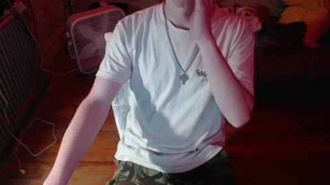 Snapshot of redhead6inch chatting on 09/22/25, 01:18 RedHead6Inch online show from 09/22/25, 01:18