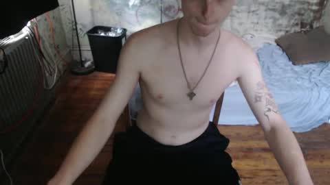 Snapshot of redhead6inch chatting on 09/27/25, 01:38 RedHead6Inch online show from 09/27/25, 01:38