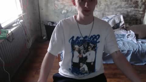 Snapshot of redhead6inch chatting on 09/28/25, 09:42 RedHead6Inch online show from 09/28/25, 09:42