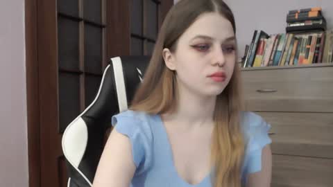 Snapshot of redhead_rabbit chatting on 12/21/24, 02:30 Lily online show from 12/21/24, 02:30