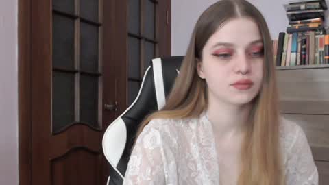 Snapshot of redhead_rabbit chatting on 02/03/25, 02:14 Lily online show from 02/03/25, 02:14