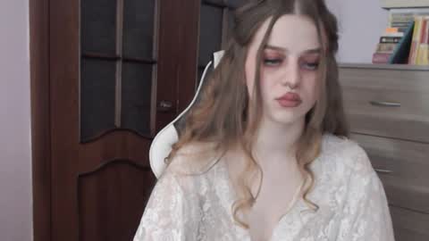 Snapshot of redhead_rabbit chatting on 10/22/25, 02:12 Lily online show from 10/22/25, 02:12
