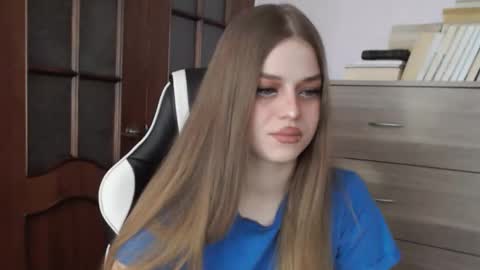 Lily online show from 02/05/26, 03:55