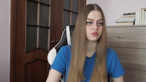 Lily online show from 04/24/26, 02:47