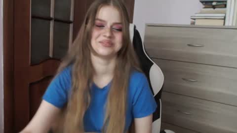 Lily online show from 06/16/26, 03:20