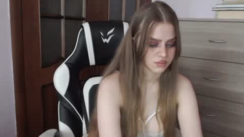 Lily online show from 07/02/26, 03:23
