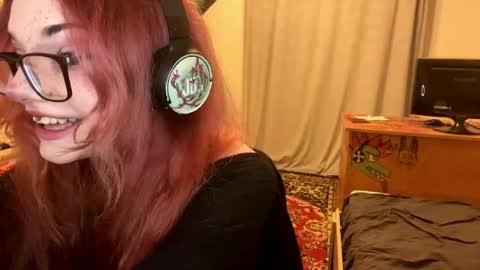Snapshot of redheadcatxd chatting on 05/01/26, 09:30 Eva online show from 05/01/26, 09:30
