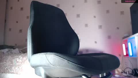 Snapshot of redheadxxl chatting on 02/03/25, 07:00 Steve Blond online show from 02/03/25, 07:00